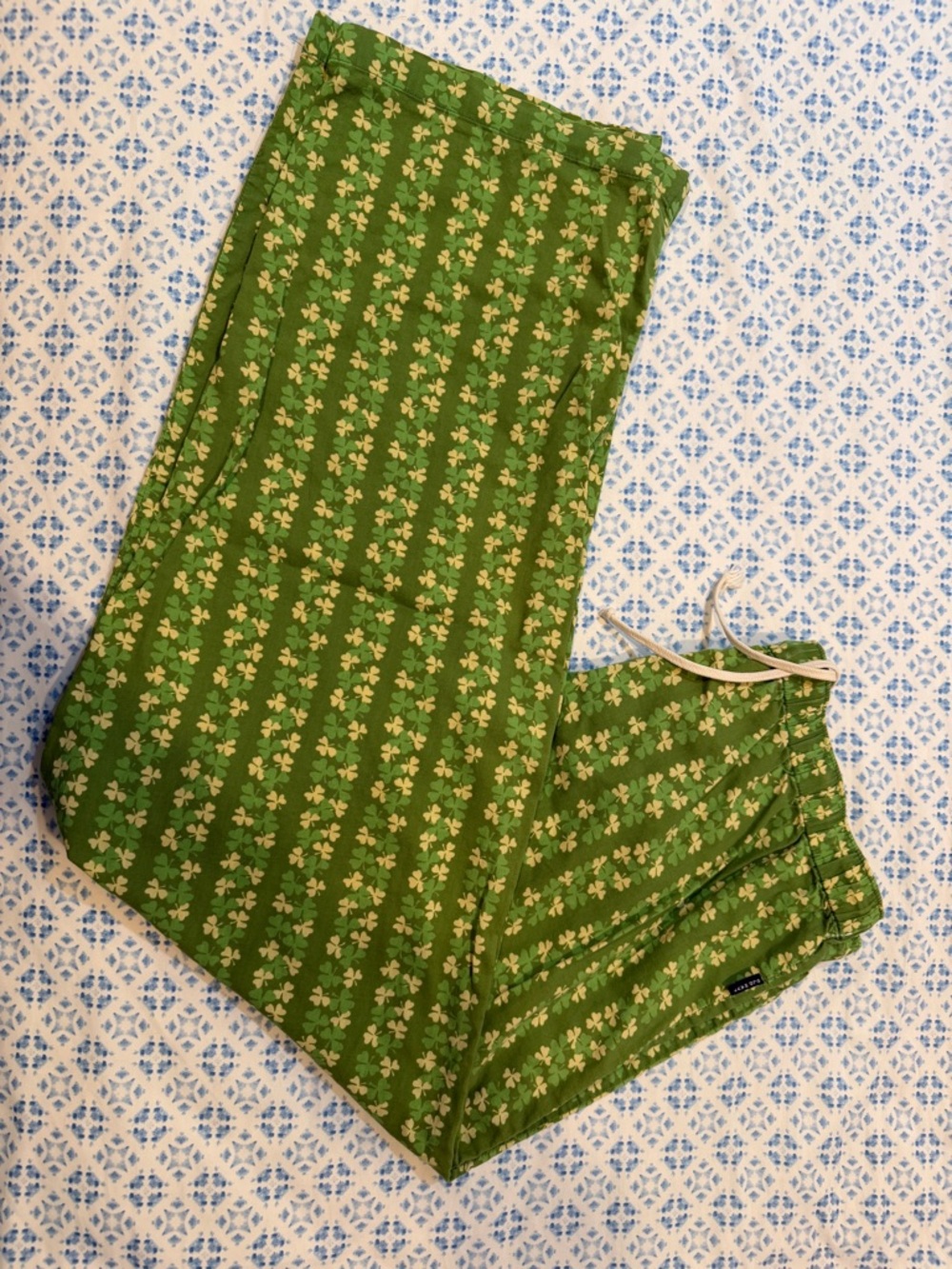 Old Navy Pajama Sleeping Bottoms Pants St. Patrick’s Day Cloverleaf Green Lucky